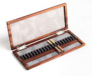 Wood case for 20 oboe reeds - plum / grey 